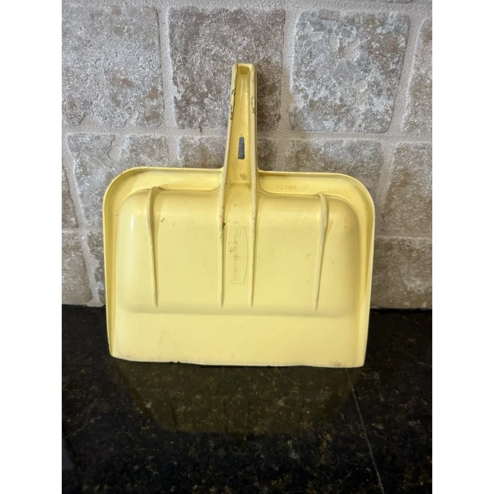 Vintage‎ Rubbermaid Dust Pan Heavy Hard Rubber #2003 19 Yellow